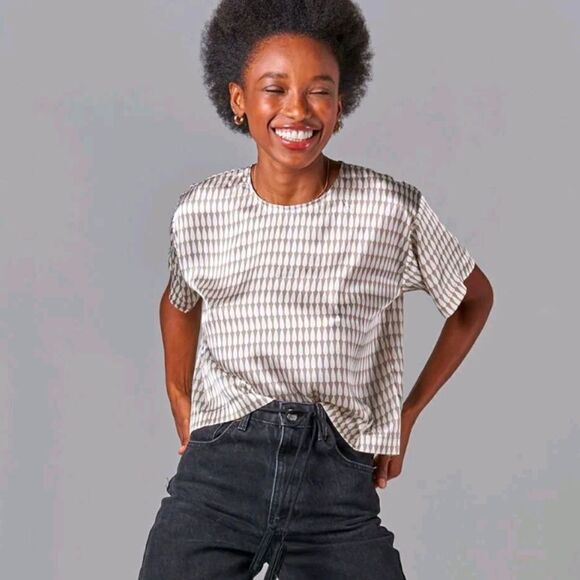 Tucker The Eden Silk Tee Classic Teardrop in Sage - Picture 2 of 2